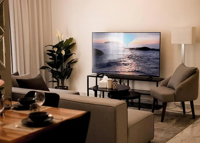 Dubaistay Luxury 2 Bedroom Holiday Appartment Jvc King And Queensize