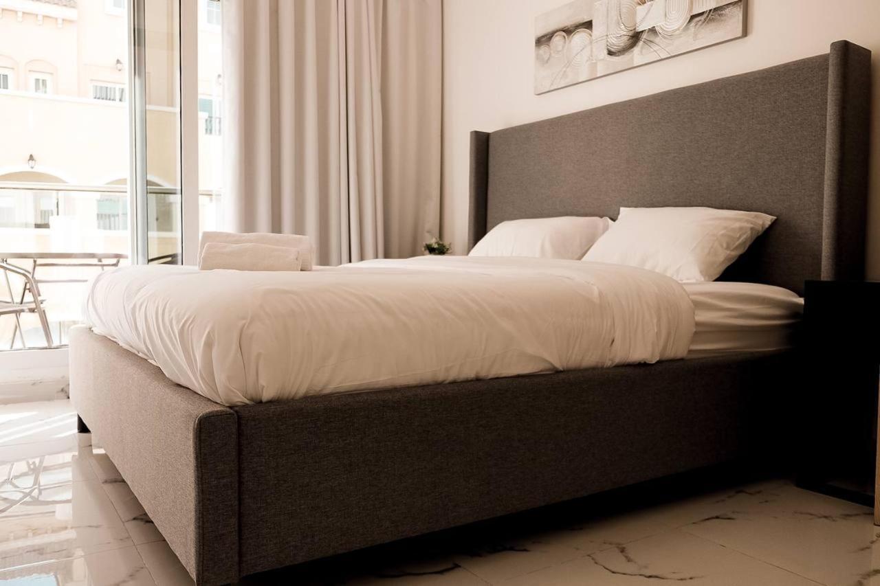 Dubaistay Luxury 2 Bedroom Jvc King And Queensize Дубай