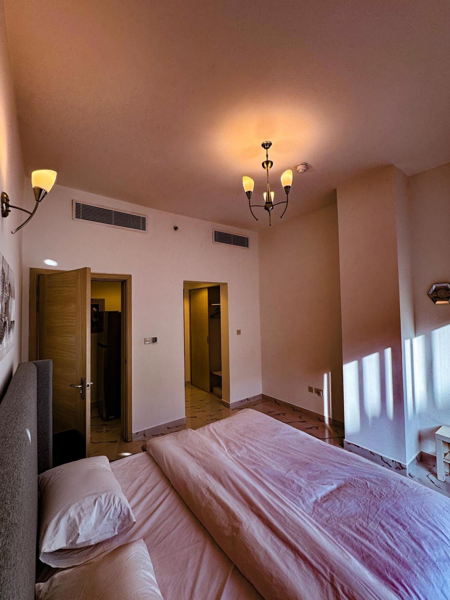 Dubaistay Luxury 2 Bedroom Jvc King And Queensize Апартаменти